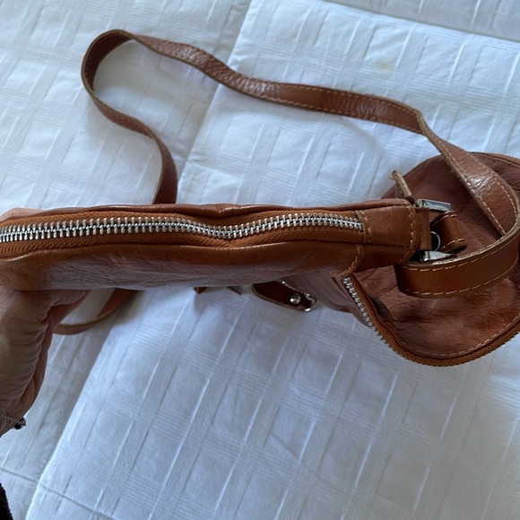 Italian leather crossbody bag - Picture 8 of 9